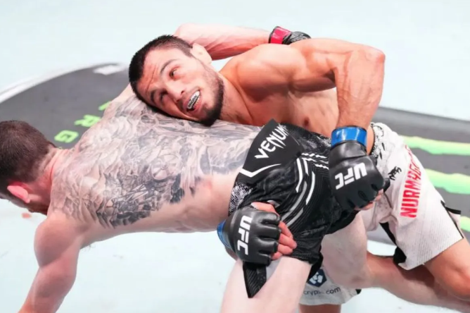 Umar buka peluang rebut gelar kelas batam UFC setelah taklukkan Cory