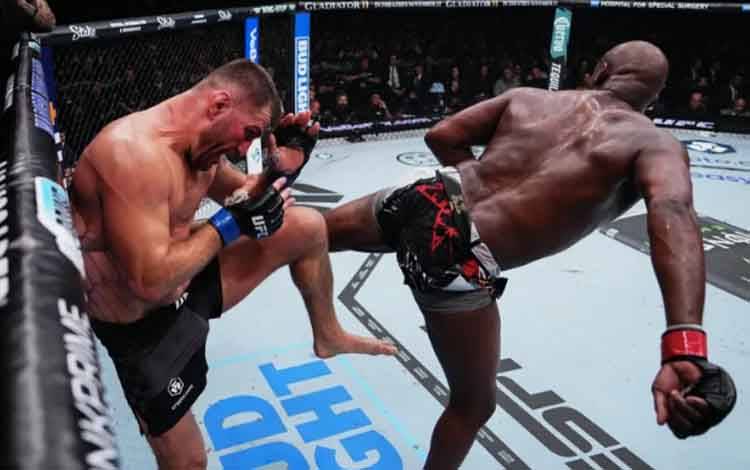 Jon Jones Tegaskan Tidak Akan Pensiun usai Kalahkan Stipe Miocic di UFC 309