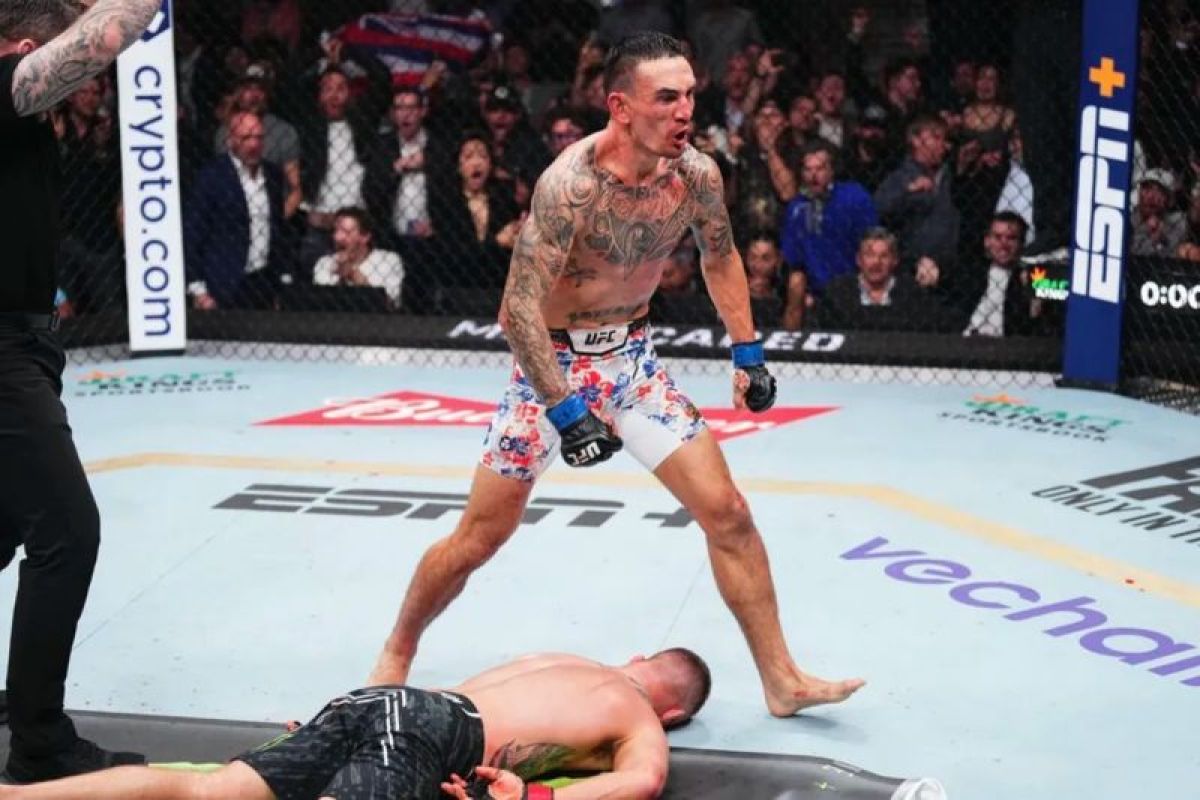 Holloway lawan Justin cetak KO terbaik UFC 2024