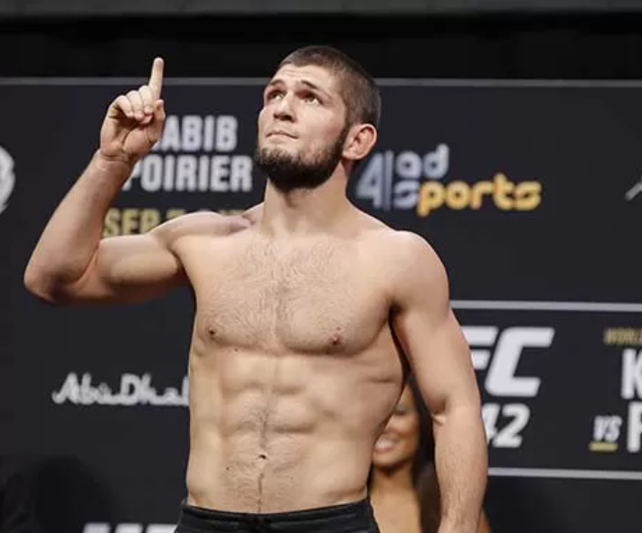 Khabib tak setuju Topuria langsung ke perebutan gelar kelas ringan UFC